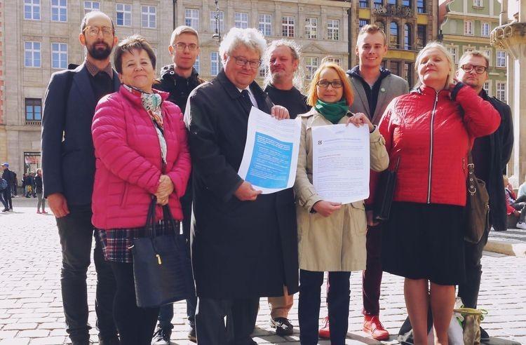 Zieloni walczą o to, by zmniejszyć emisję gazów cieplarnianych i zanieczyszczeń we Wrocławiu
