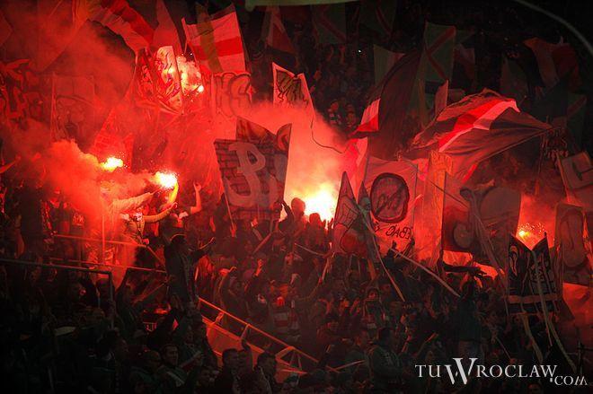 Bez biletu i po alkoholu chciał wtargnąć na derbowy mecz. Dostał 2 tysiące grzywny i zakaz stadionowy