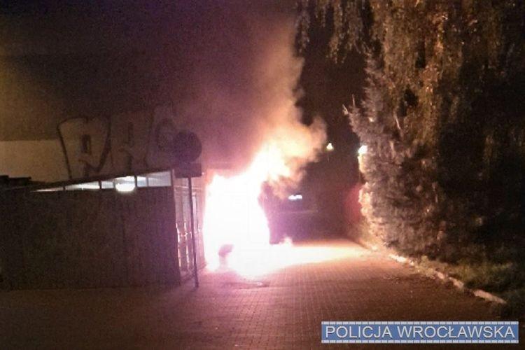 Podpalił śmietniki. Straty oszacowano na ponad 70 tys. zł