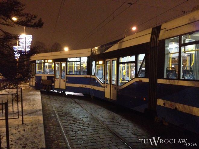 Miasto zabrało się za naprawę torowisk tramwajowych i przeprasza mieszkańców za zakłócanie ciszy nocnej