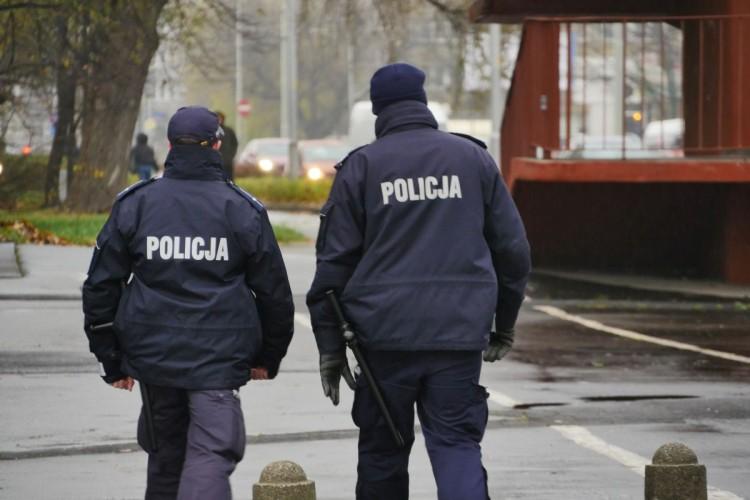 Duża akcja policji przy Wroclavii. Zatrzymano złodzieja samochodowego