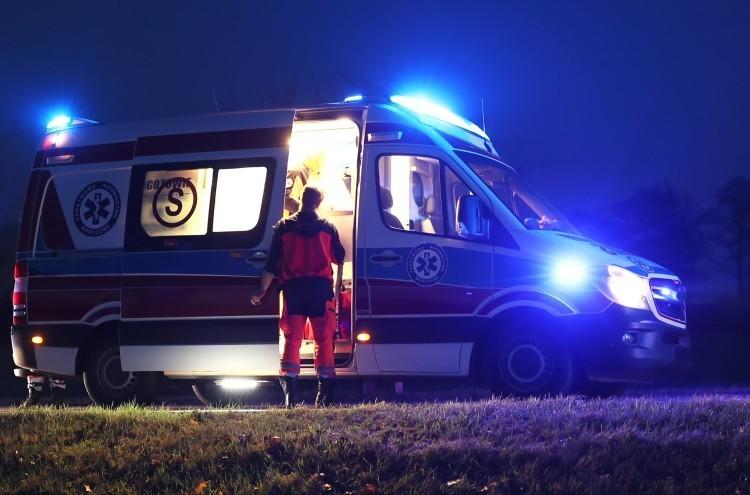 Wrocław: Policyjny radiowóz zderzył się z osobówką na Nadodrzu. Ranna jedna osoba