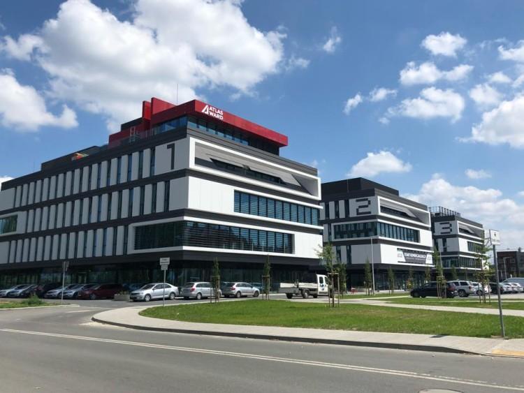 Nowe biurowce przy ul. Zwycięskiej już gotowe. Są pierwsi najemcy [ZDJĘCIA]