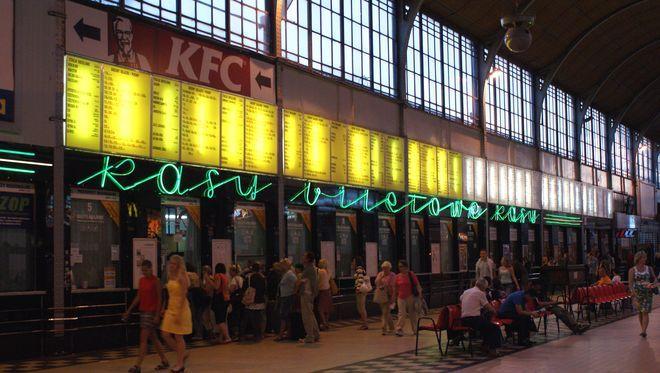 Nie wszystkie neony wrócą na Dworzec Główny po remoncie