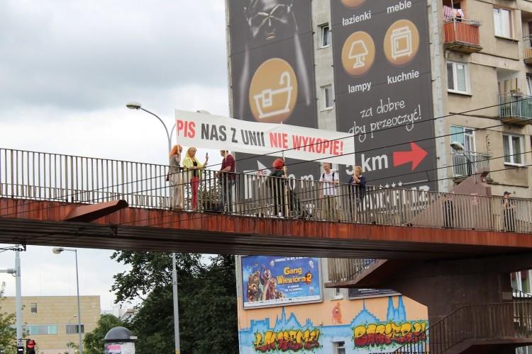 Protest przed siedzibą Prawa i Sprawiedliwości [ZDJĘCIA]