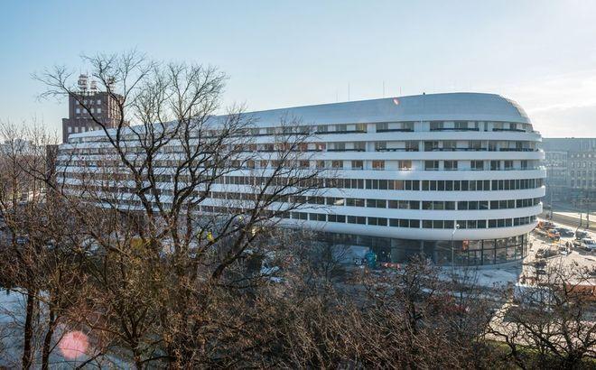 Dolnośląska policja dostała nowe radiowozy. Przyspieszą w niecałe 8 sekund do setki [ZDJĘCIA]