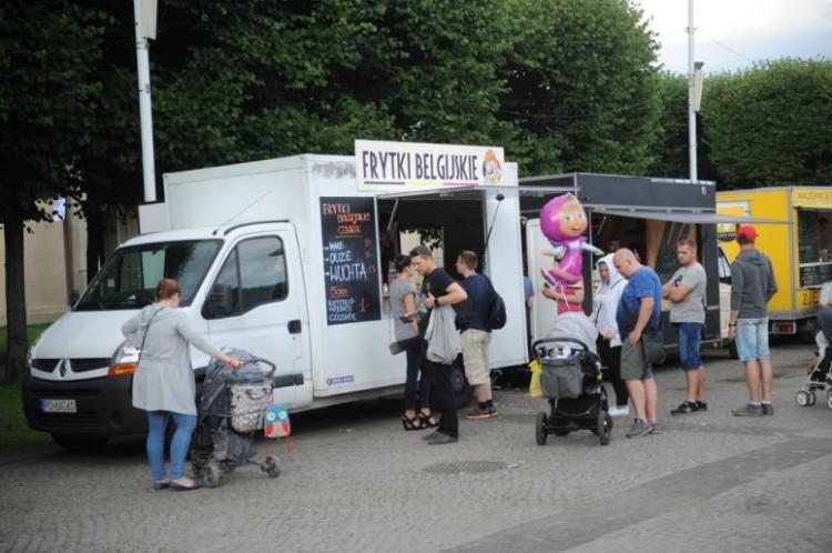 Magistrat wylosuje foodtrucki, które będą mogły handlować na wrocławskich ulicach [MIEJSCA]