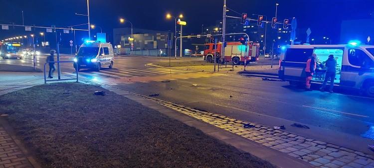 Wrocław: Poważny wypadek na ul. Na Ostatnim Groszu. Jedna osoba w stanie ciężkim [ZDJĘCIA, WIDEO]