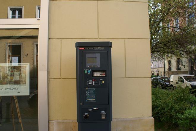 Nowa umowa miasta w sprawie Urbancard: jeśli chcesz dalej parkować auto, musisz...