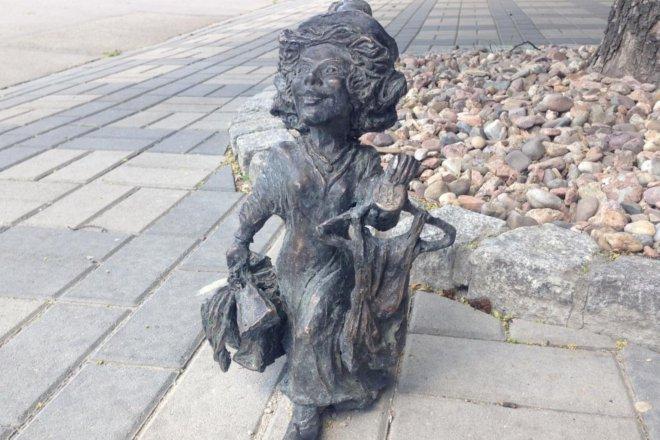 Wrocławskie krasnale witają nową koleżankę
