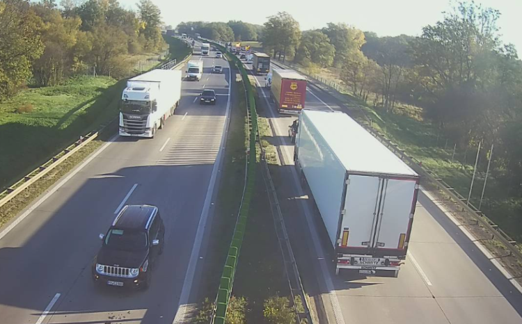 Rosną korki na autostradzie A4 i AOW. Dojazd do Wrocławia utrudniony