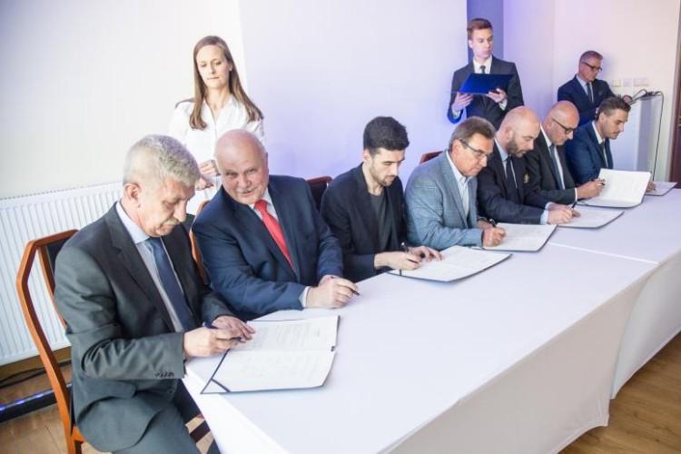 Temat Tygodnia: Czy koalicja Rafała Dutkiewicza, Nowoczesnej i SLD ma szansę na sukces? [OPINIE]