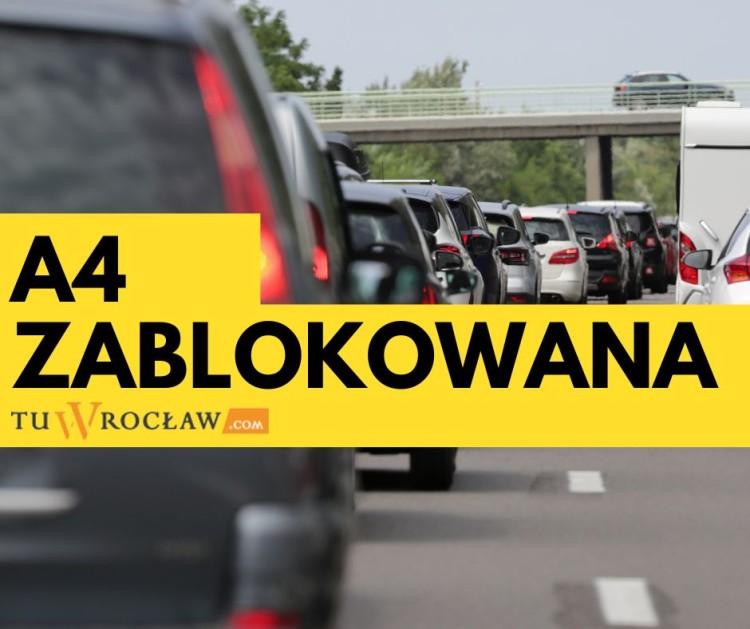 Wypadek trzech ciężarówek na A4. Kierowca zakleszczony w pojeździe
