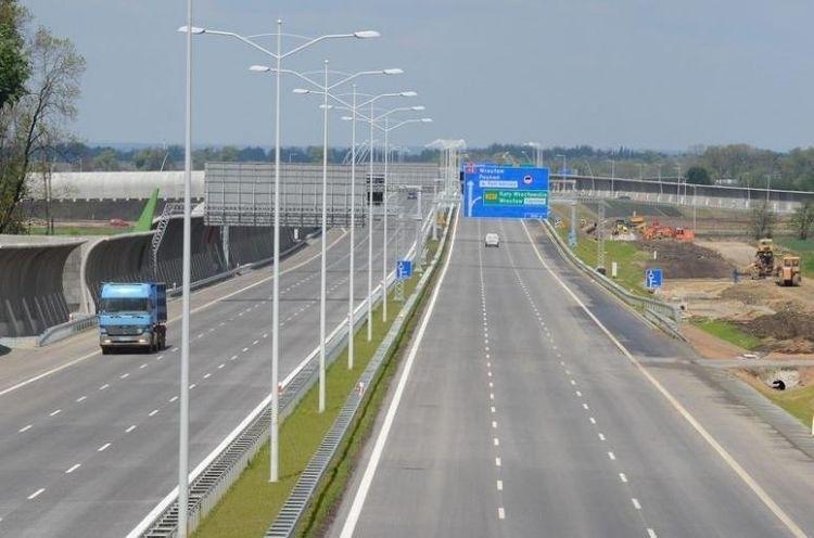Na obwodnicy Wrocławia zepsuła się ciężarówka. Blokowała jeden pas ruchu
