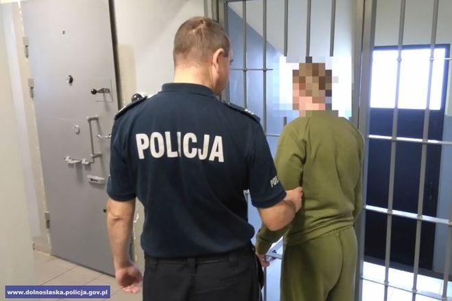 Wrocław: obława na zabójcę własnej matki. Mordercę udało się złapać [ZDJĘCIA]