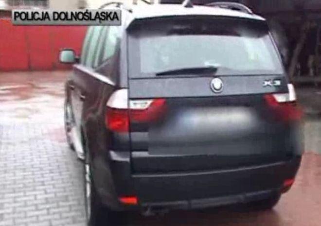 Wrocławscy policjanci zlikwidowali dziuplę z luksusowymi samochodami