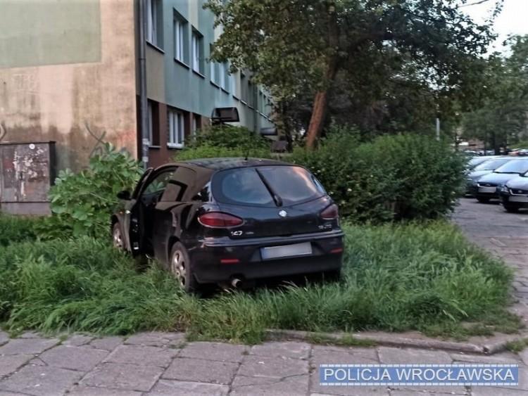 Wrocław: uciekał przed policją, bo miał całą gamę przestępstw na koncie