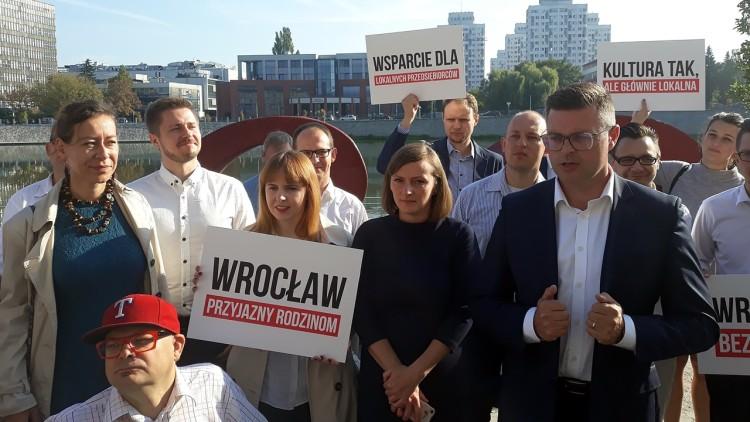 „Zdrojewski, Dutkiewicz… #IdzieNowe”. Michalak prezentuje listy do rady miejskiej