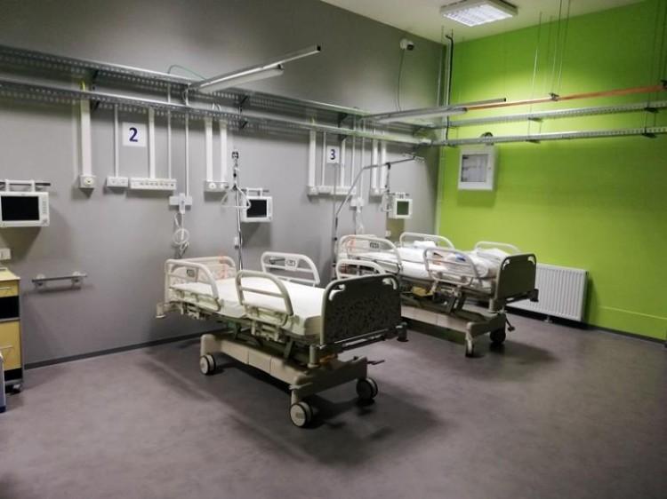 Spadek liczby zakażeń koronawirusem po weekendzie. Dolny Śląsk wciąż wysoko wśród województw