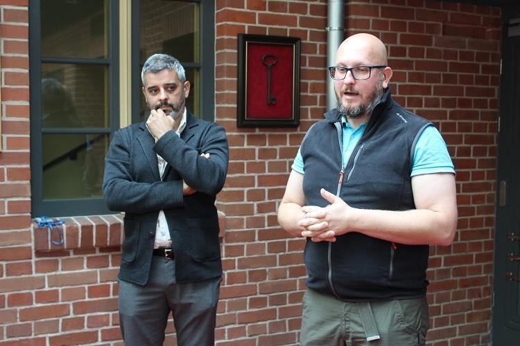 Pszczoły z teatru. We Wrocławiu powstał kolejny miejski ul [ZDJĘCIA]