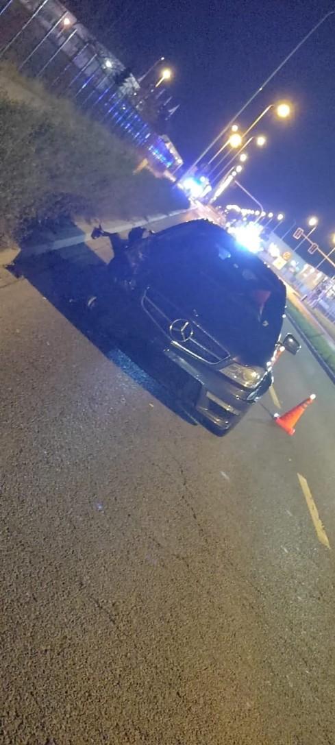 Wypadek pod fabryką LG pod Wrocławiem. BMW i mercedes zniszczone po zderzeniu [ZDJĘCIA]
