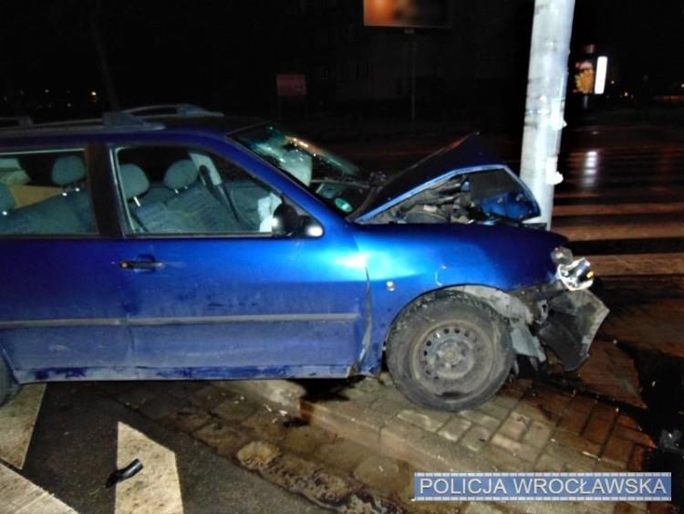 Wypadek na skrzyżowaniu Swobodnej i Zielińskiego. Kierowca miał 1,7 promila [ZDJĘCIA]