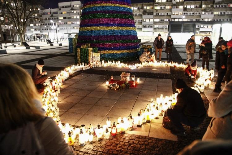Najgorętsze serce świata. Wrocławianie oddali hołd zamordowanemu prezydentowi [ZDJĘCIA]