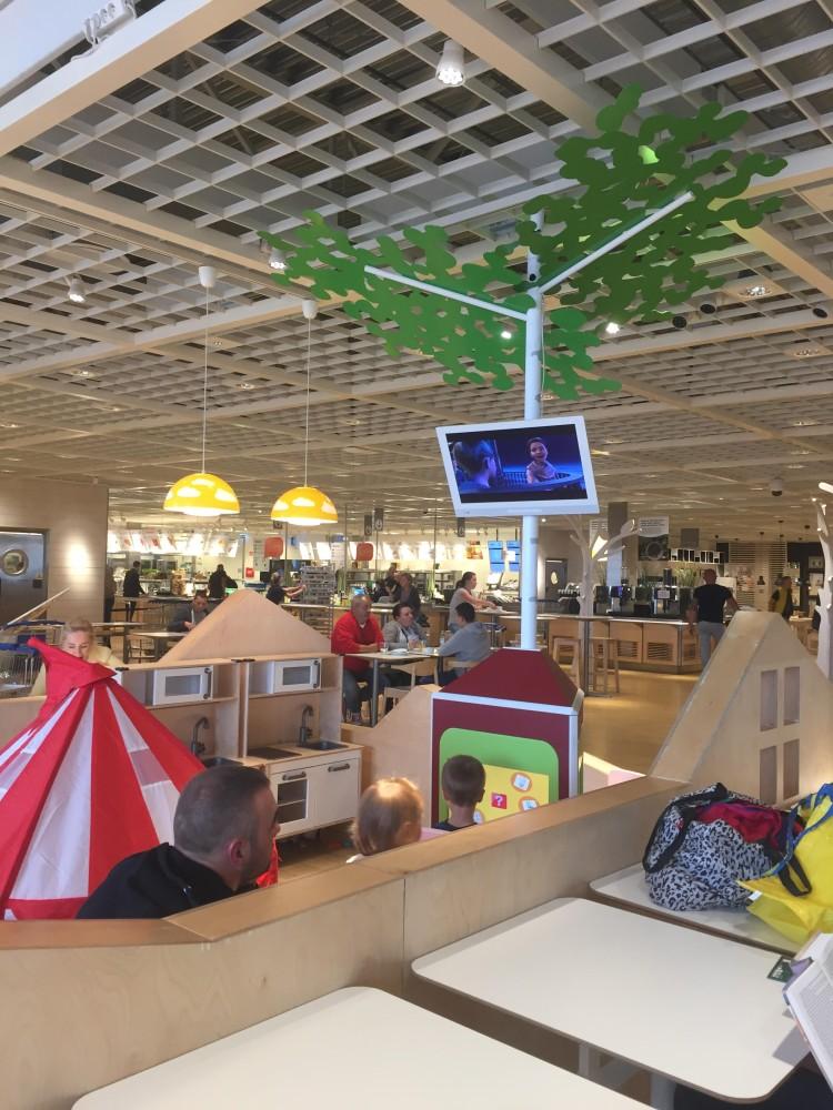 Wrocławianka kontra Ikea. Czy w kąciku zabaw dla dzieci powinien być telewizor? [ZDJĘCIA]