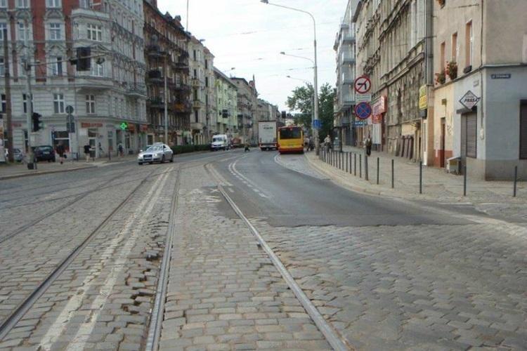 Problemy z remontem Pomorskiej. Konserwator zabytków chce zachować kostkę brukową