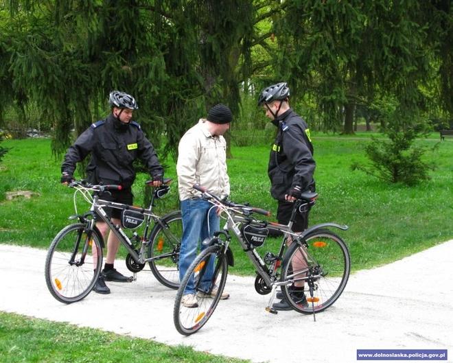 Pierwsze policyjne patrole rowerowe ruszyły na miasto. Wjadą tam, gdzie nie dotrze radiowóz