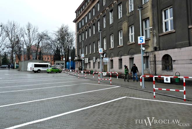 Autobusy przeniosły się na dworzec tymczasowy. Sprawdź, skąd odjeżdżają [ZDJĘCIA, PLAN]