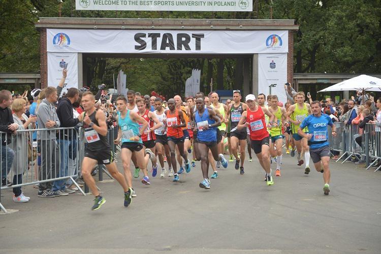 Weekend maratoński we Wrocławiu. W niedzielę biegacze opanują miasto