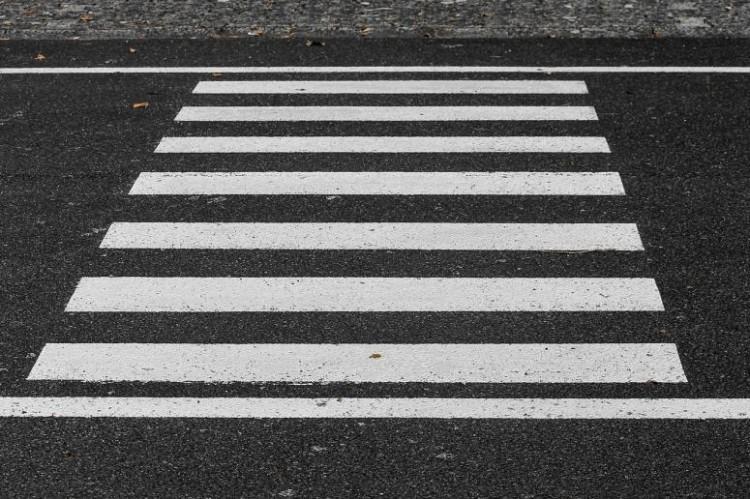 Lepiej dla pieszych. Miasto zbuduje i doświetli przejścia, powstaną też chodniki
