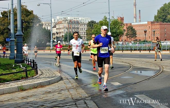 Maratończycy przebiegli przez Wrocław. Najszybsi Kenijczycy [WYNIKI, ZDJĘCIA]