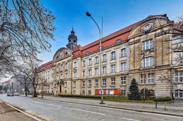 Wrocław: Orange sprzedaje zabytkowy gmach przy ul. Powstańców Śląskich. Jest list intencyjny