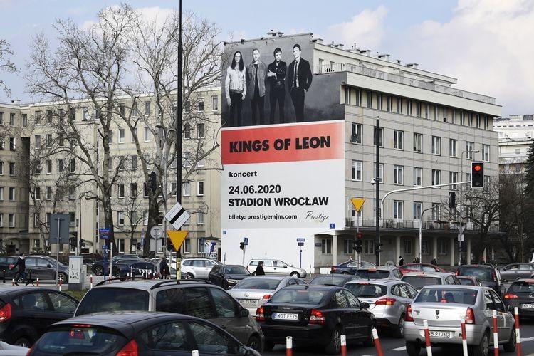 Mural promujący wrocławski koncert Kings of Leon