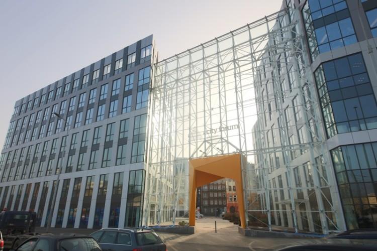 Duży bank urządza call center we Wrocławiu. Zajmie pół piętra nowego biurowca