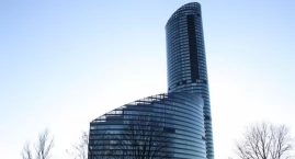 Nowy współwłaściciel Sky Tower. Kto zapłacił fortunę za biura w drapaczu chmur?