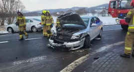 Karambol na drodze Wrocław - Jelenia Góra. Kierowca zasnął za kierownicą
