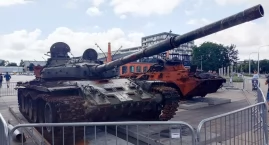 Granaty w rosyjskich czołgach na wystawie we Wrocławiu. 