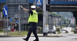Parkingi na ulicach, Wrocław podzielony na dwie strefy, trzy dni korków. 