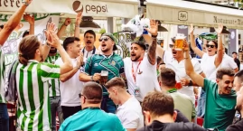Wrocław: Tłum na Rynku. Centrum pełne Anglików i Hiszpanów. Piłkarskie święto już trwa