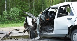 Rodzina wracała z wakacji, kobieta zginęła niedaleko domu. Straszny wypadek pod Lubaniem 