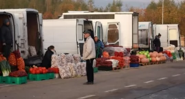 Rolnicy załamują ręce. Klientów jak na lekarstwo. Nikt nie chce ich jabłek, ziemniaków i dyń