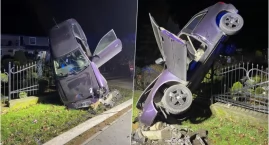 Samochód wypadł z drogi i... pionowo zatrzymał się na ogrodzeniu