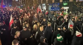 Marsz Polaków we Wrocławiu. Narodowcy odpalili race pod katedrą. Szokujące podziękowania 