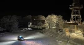 Poszukiwania kobiety w rejonie Ślęży. Jej auto znaleziono na leśnej drodze