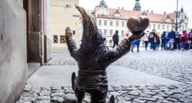 Chińczycy pokochali Wrocław. A najbardziej krasnale