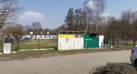 Mieszkańcy skarżą się na paczkomaty pod oknami. 