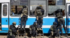 A gdyby bandyci przejęli tramwaj i wzięli zakładników? Policja sprawdzała, jak sobie poradzi